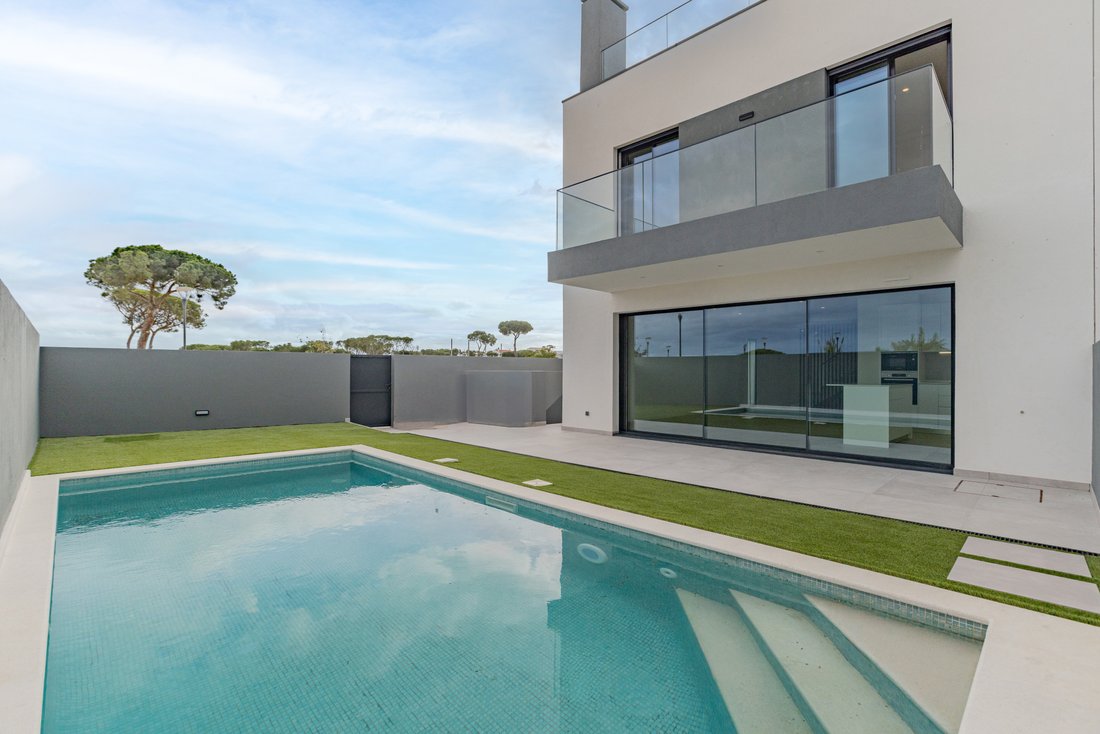 Villa in Faro (Se e Sao Pedro), Algarve, Portugal 1 - 16561773