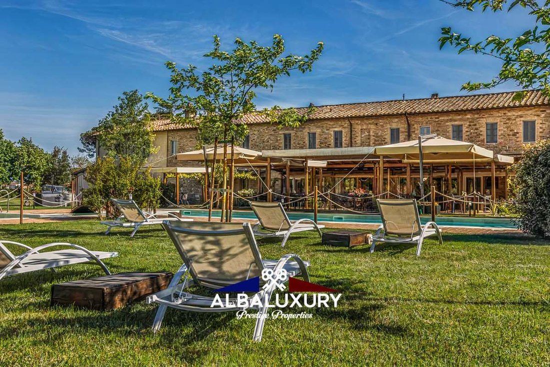 Villa in Bastia Umbra, Umbria, Italy 5 - 16564601