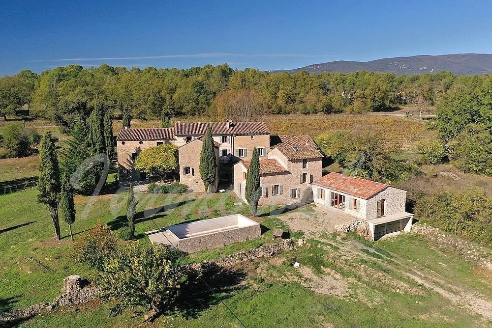 House in Saint-Paul-en-Forêt, Provence-Alpes-Côte d'Azur, France 1 - 16564481
