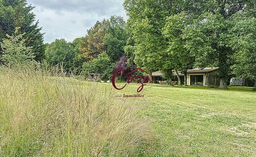 Propriété D'exception Avec 2 Maisons Indépendantes, Piscine Et Jardin Paysager