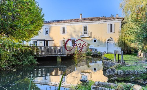 Castle for Sale in Fargues-Saint-Hilaire, Nouvelle-Aquitaine, France