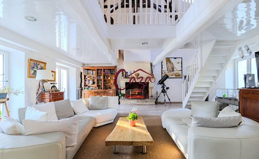 Castle for Sale in Fargues-Saint-Hilaire, Nouvelle-Aquitaine, France