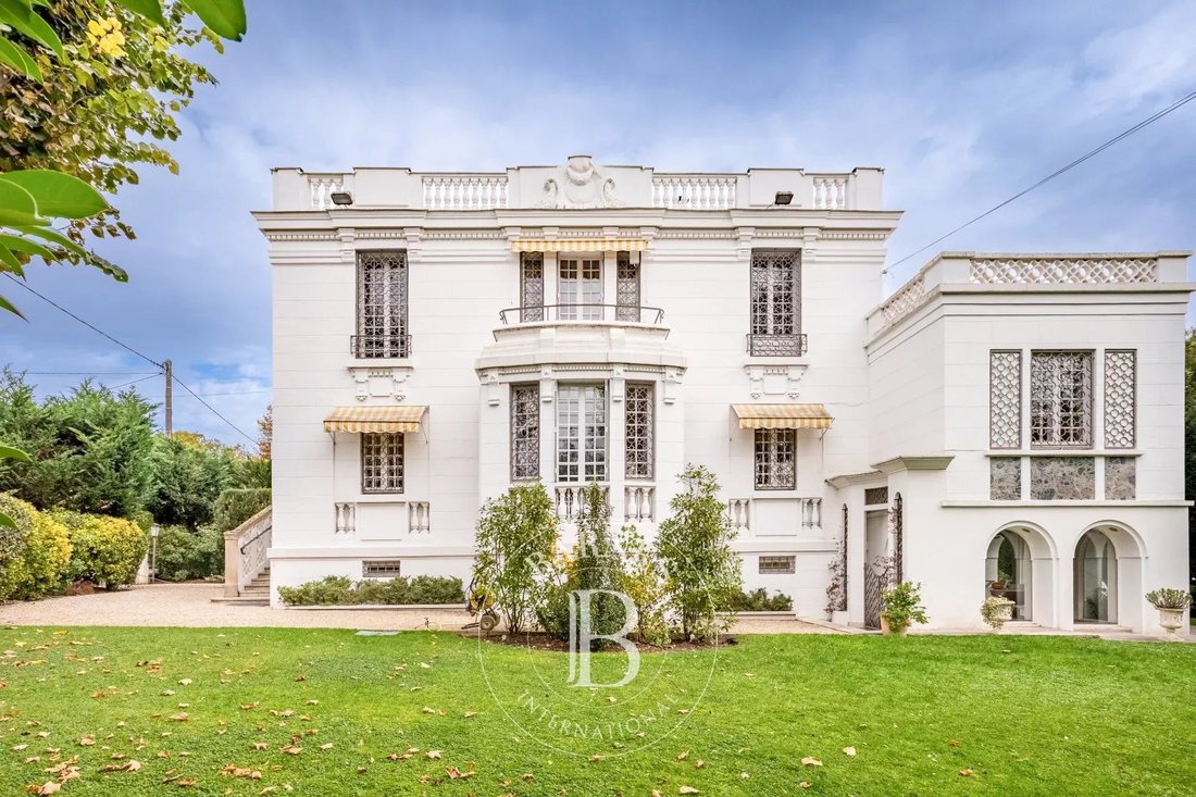 House in Charlemagne, Maisons-Laffitte, France 1 - 16564307