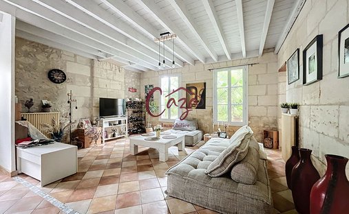 Castle for Sale in Fargues-Saint-Hilaire, Nouvelle-Aquitaine, France