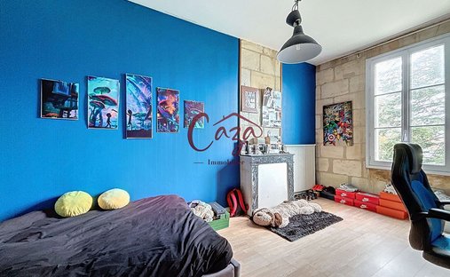 Castle for Sale in Fargues-Saint-Hilaire, Nouvelle-Aquitaine, France