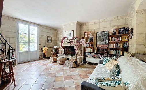 Castle for Sale in Fargues-Saint-Hilaire, Nouvelle-Aquitaine, France