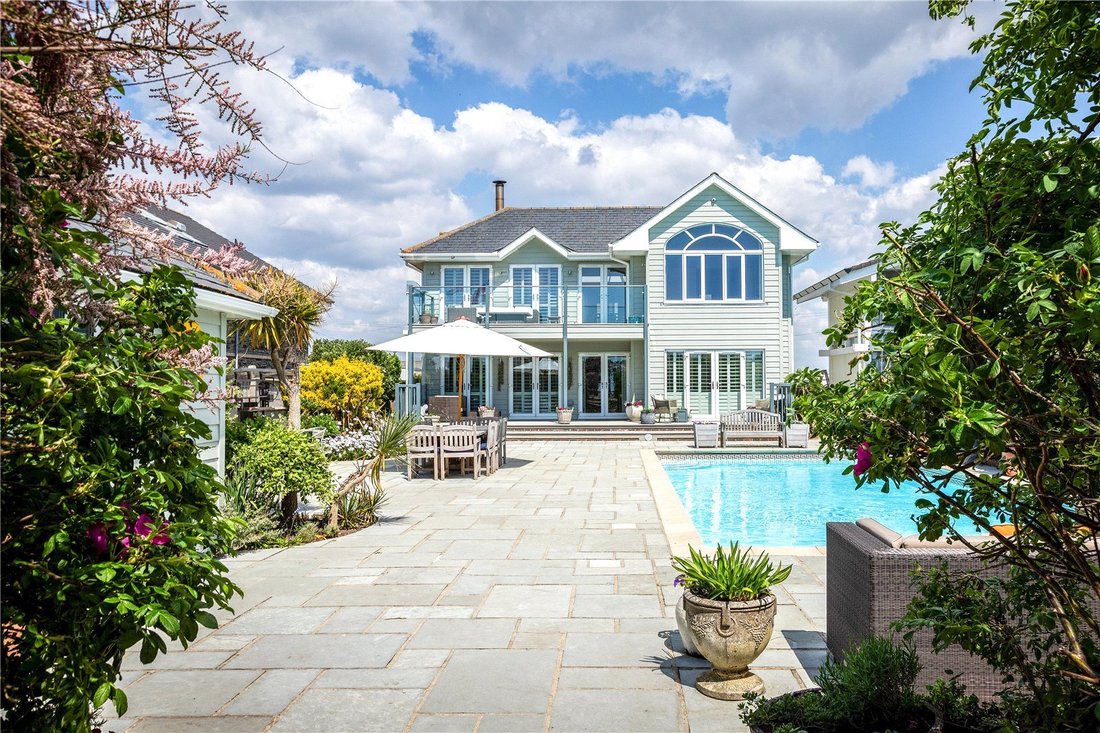 House in Bracklesham Bay, England 1 - 16258233