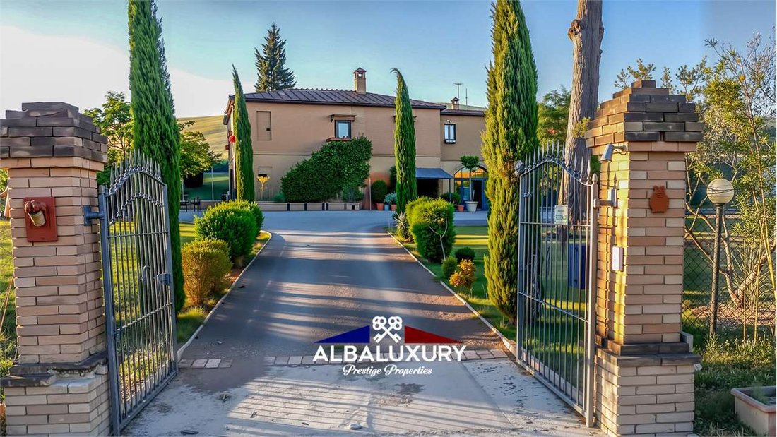 Villa in San Casciano dei Bagni, Tuscany, Italy 3 - 15347270