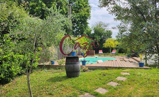 Castle for Sale in Fargues-Saint-Hilaire, Nouvelle-Aquitaine, France