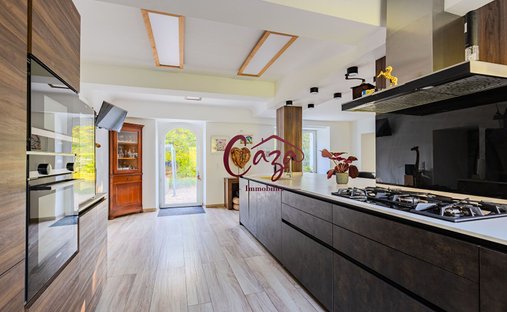 Castle for Sale in Fargues-Saint-Hilaire, Nouvelle-Aquitaine, France