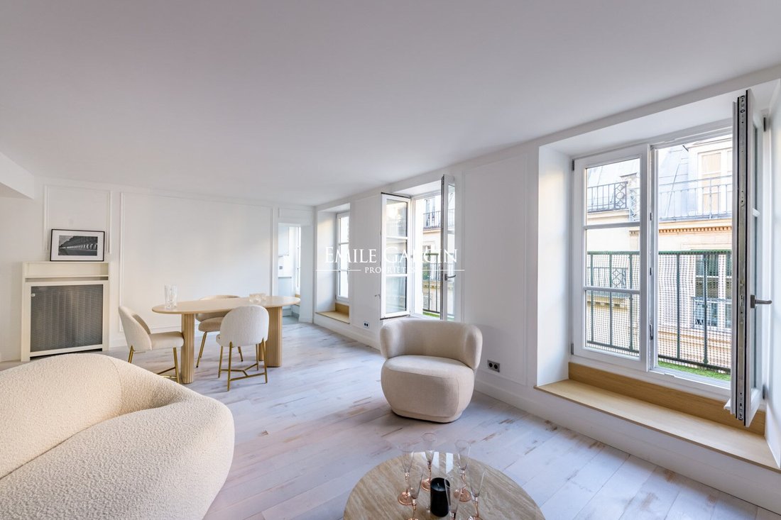 Apartment in Palais Royal, Paris 1er Arrondissement, Paris 4 - 16566408