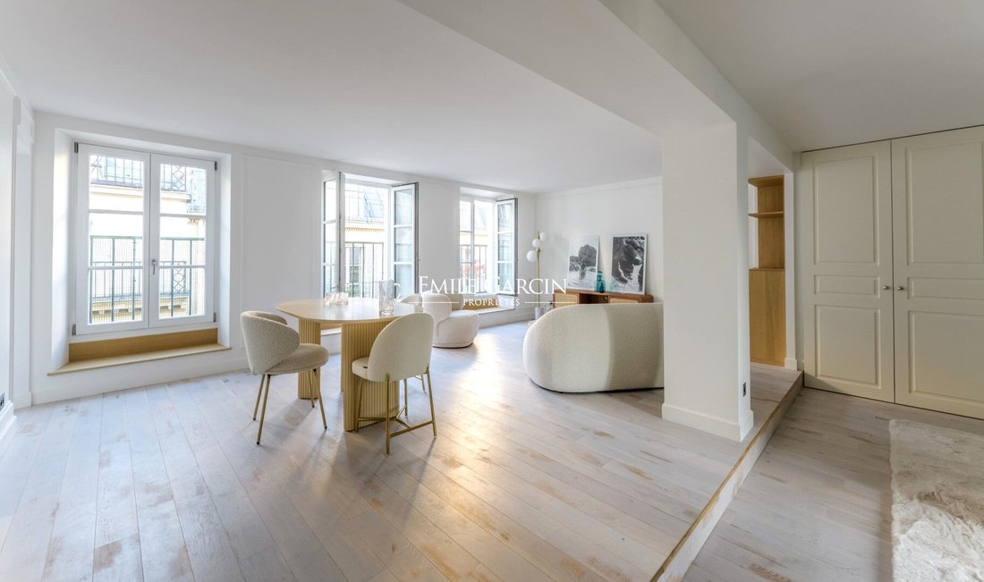 Apartment in Palais Royal, Paris 1er Arrondissement, Paris 3 - 16566408
