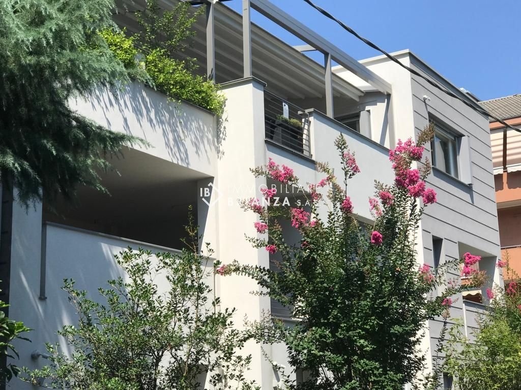 Penthouse in Carate Brianza, Lombardy, Italy 1 - 16566413
