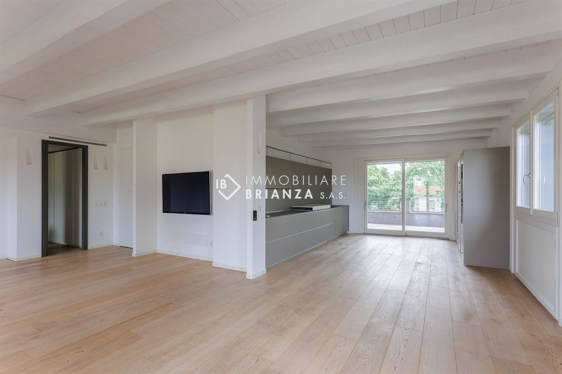 Penthouse in Carate Brianza, Lombardy, Italy 5 - 16566413