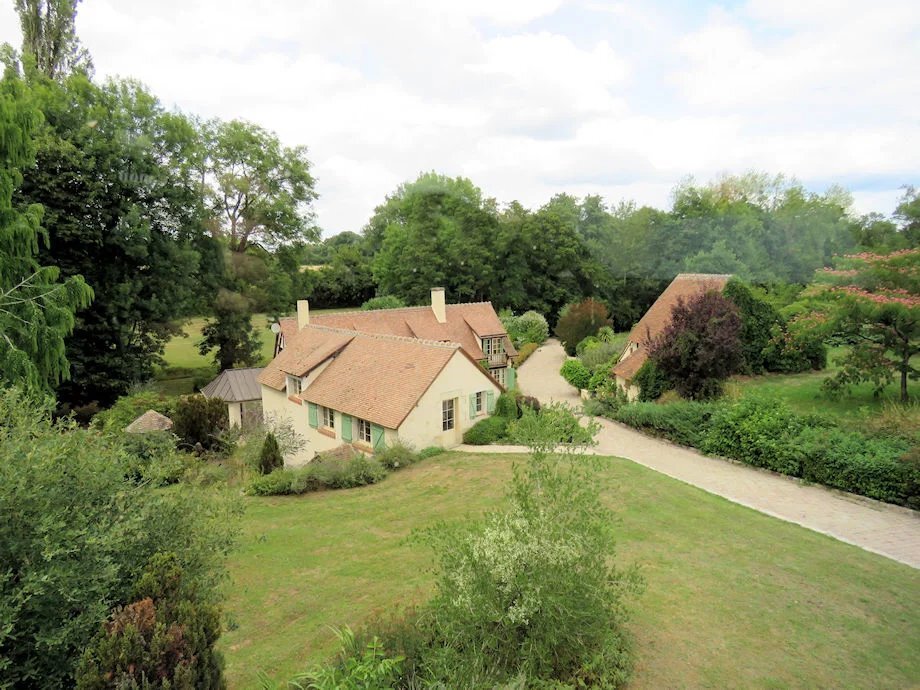 Sury-pres-Lere, Centre-Val de Loire, France 1 - 16566634