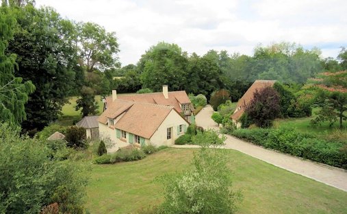 Sury-pres-Lere, Centre-Val de Loire, France 1