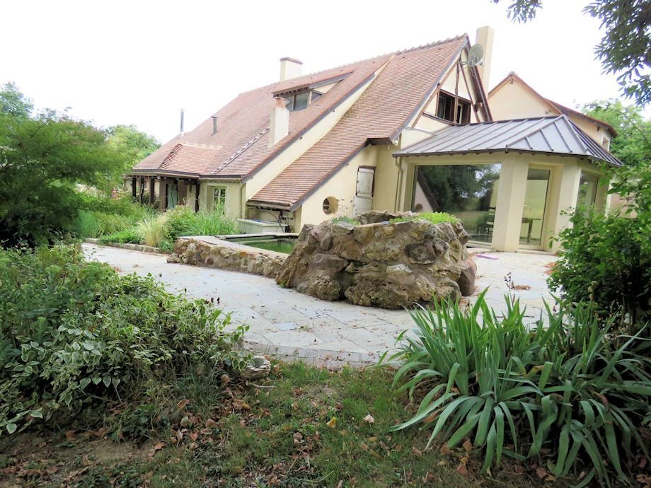 Sury-pres-Lere, Centre-Val de Loire, France 3 - 16566634