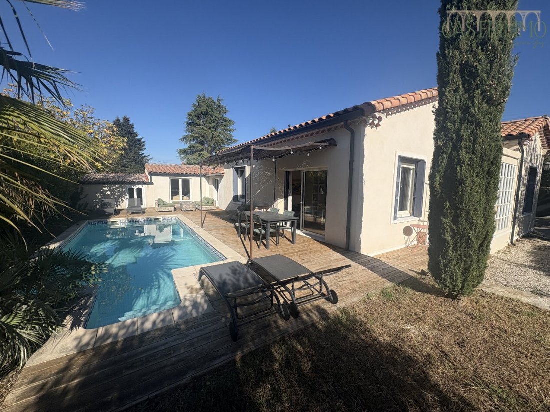 Villa in Centre Ville, Castries, France 3 - 16498014