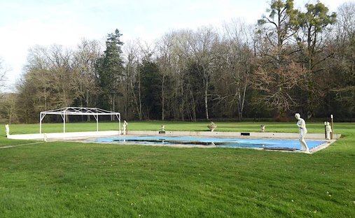 Chateau With Its Lodges For Sale On A Part Wooded 71 Acre Estate With Lake In South Touraine.