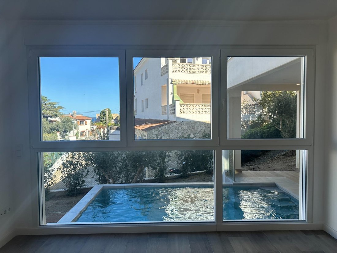 Villa in Llanca, Catalonia, Spain 5 - 14977951