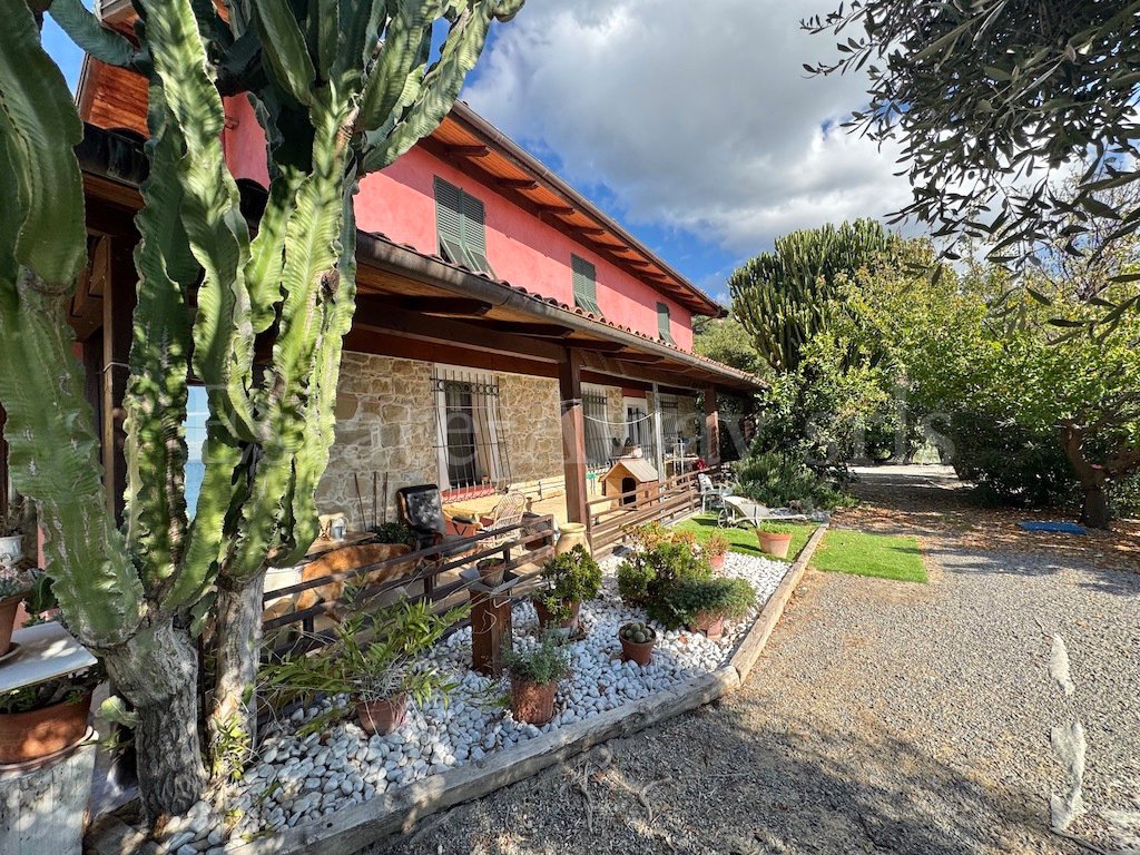 Villa in Madonna della Ruota, Bordighera, Liguria 3 - 16566607