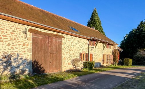 Château Avallon 1500.0 Sqm 25 Bedrooms