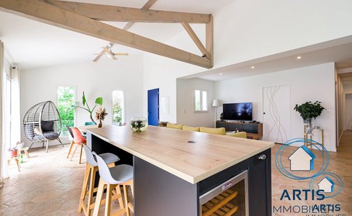 House in Sainte Barbe-Lac, Saint-Jean-de-Luz, France 1