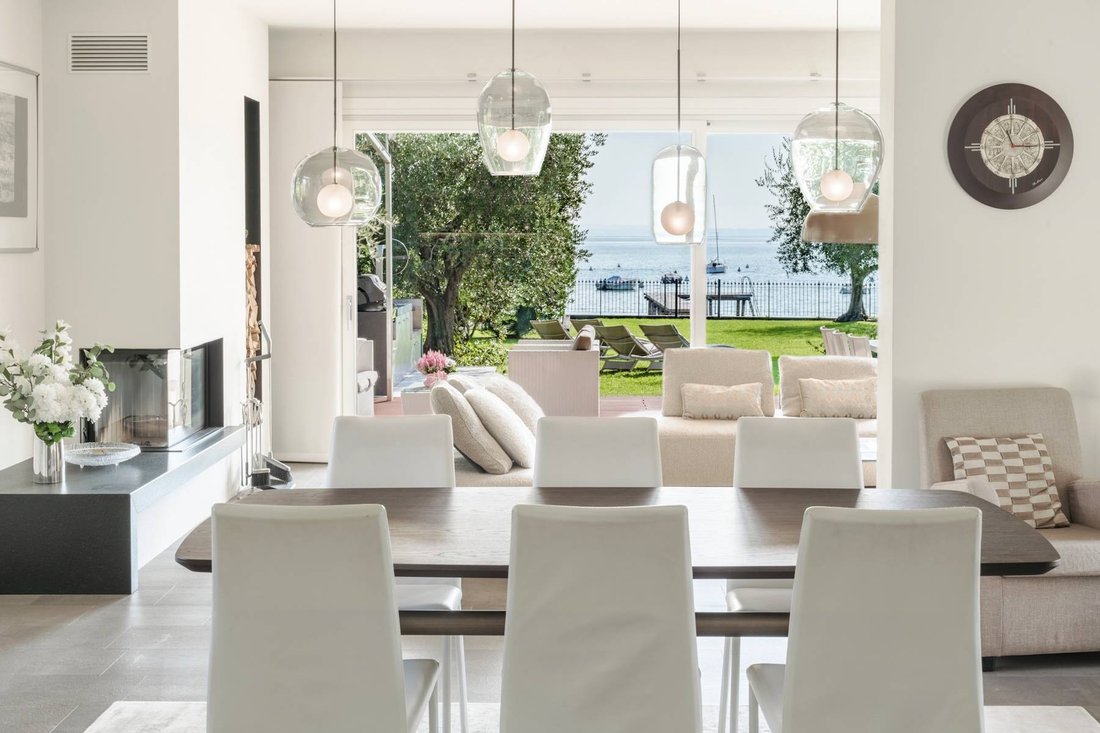 House in San Felice del Benaco, Lombardy, Italy 1 - 16568303