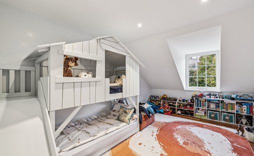 Castle Life At Your Fingertips