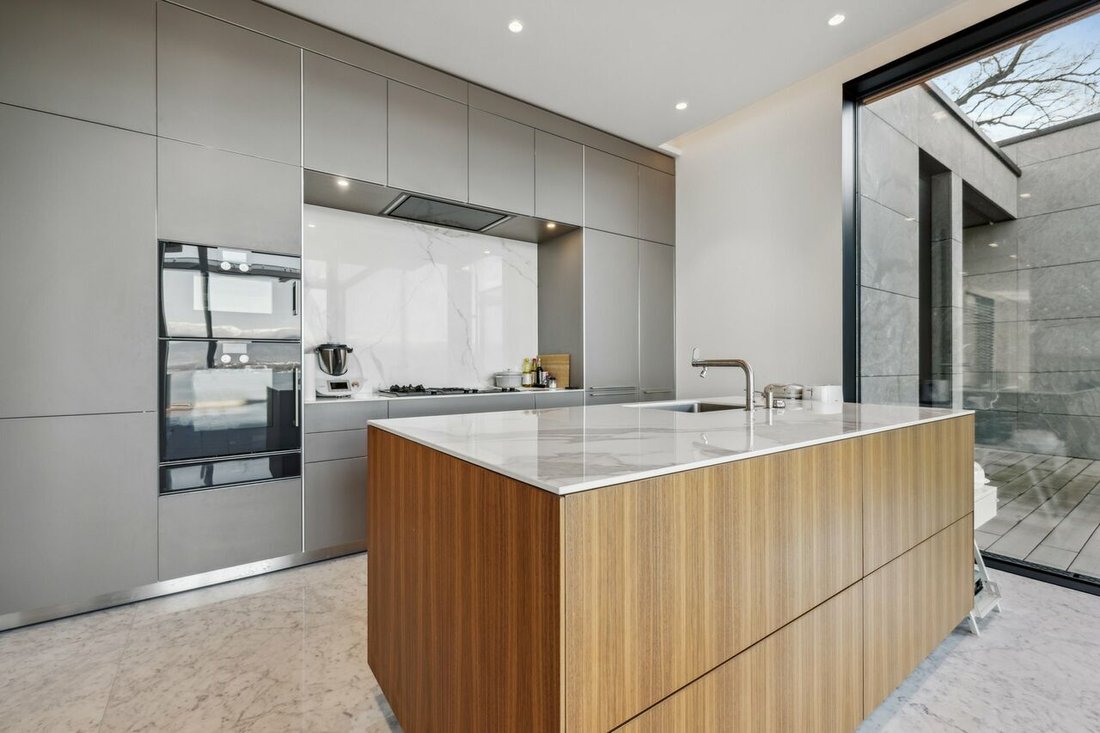 Luxury Villa With Panoramic Lake View