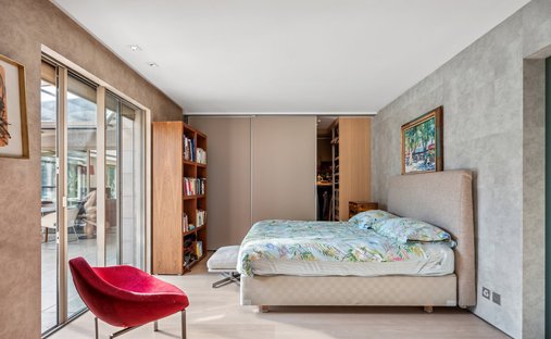 Castle Life At Your Fingertips