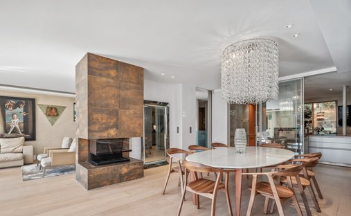 Castle Life At Your Fingertips