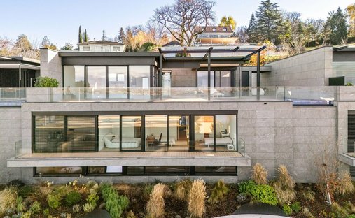 Castle Life At Your Fingertips