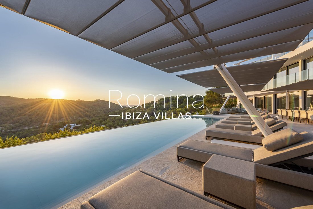 Villa in Roca Llisa, Santa Eularia des Riu, Balearic Islands 3 - 16568497