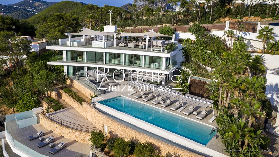 Villa in Roca Llisa, Santa Eularia des Riu, Balearic Islands 2 - 16568497