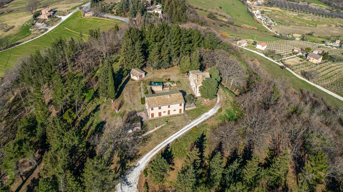 Estate in Cupramontana, Marche, Italy 4 - 16569437