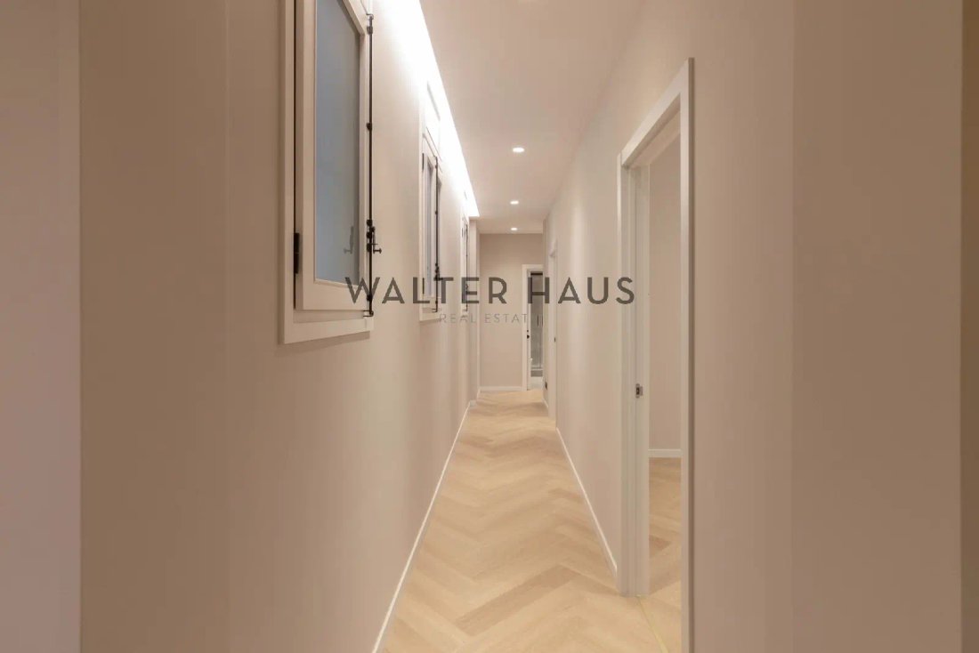 Apartment in Eixample, Barcelona, Spain 4 - 15358823