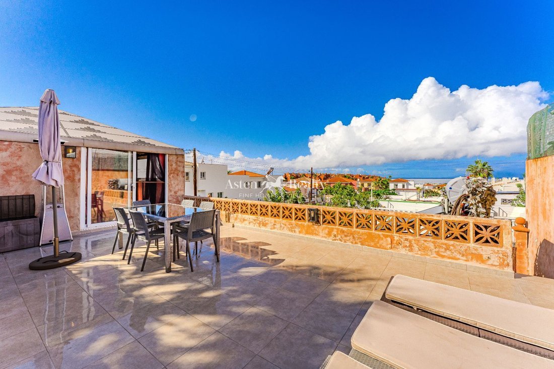 Villa in Arona, Canary Islands, Spain 1 - 16569170
