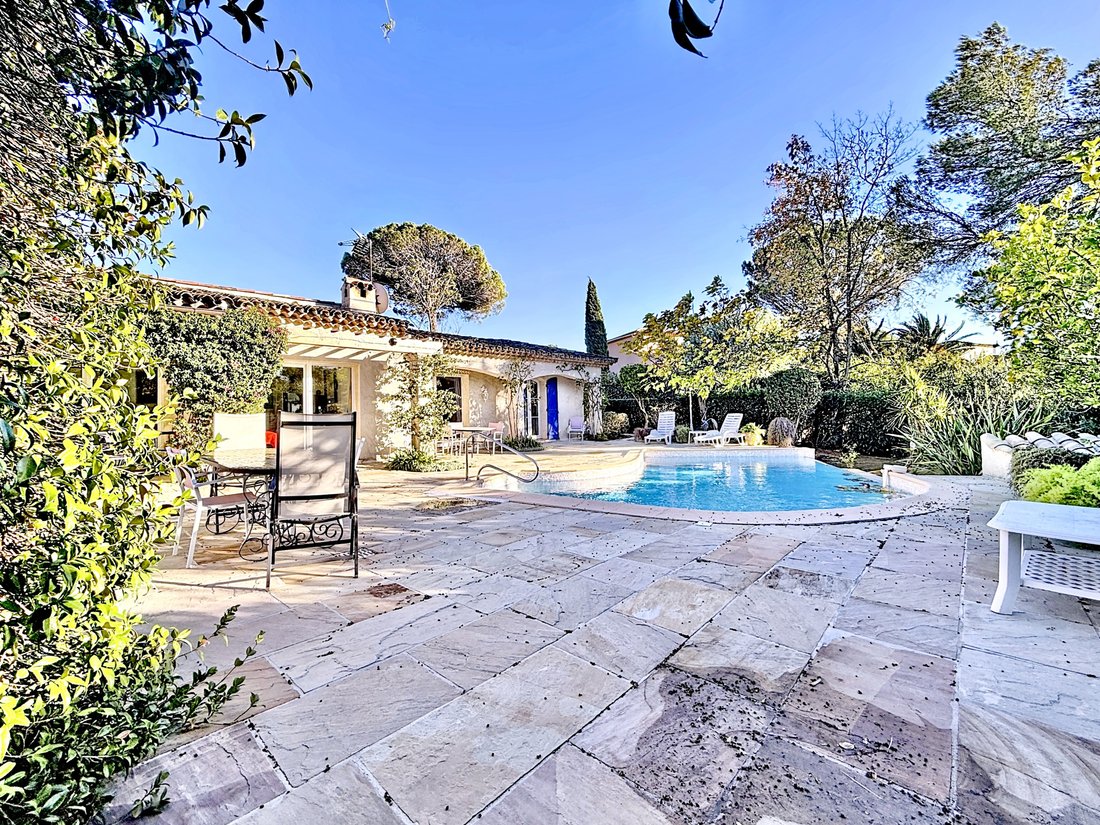 Villa in Le Dramont-Agay-Anthéor-Le Trayas, Saint-Raphaël, France 1 - 16572951