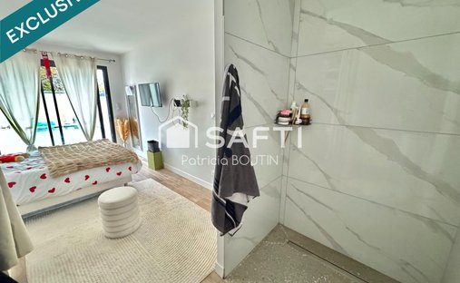 Castle for Sale in Niort, Nouvelle-Aquitaine, France