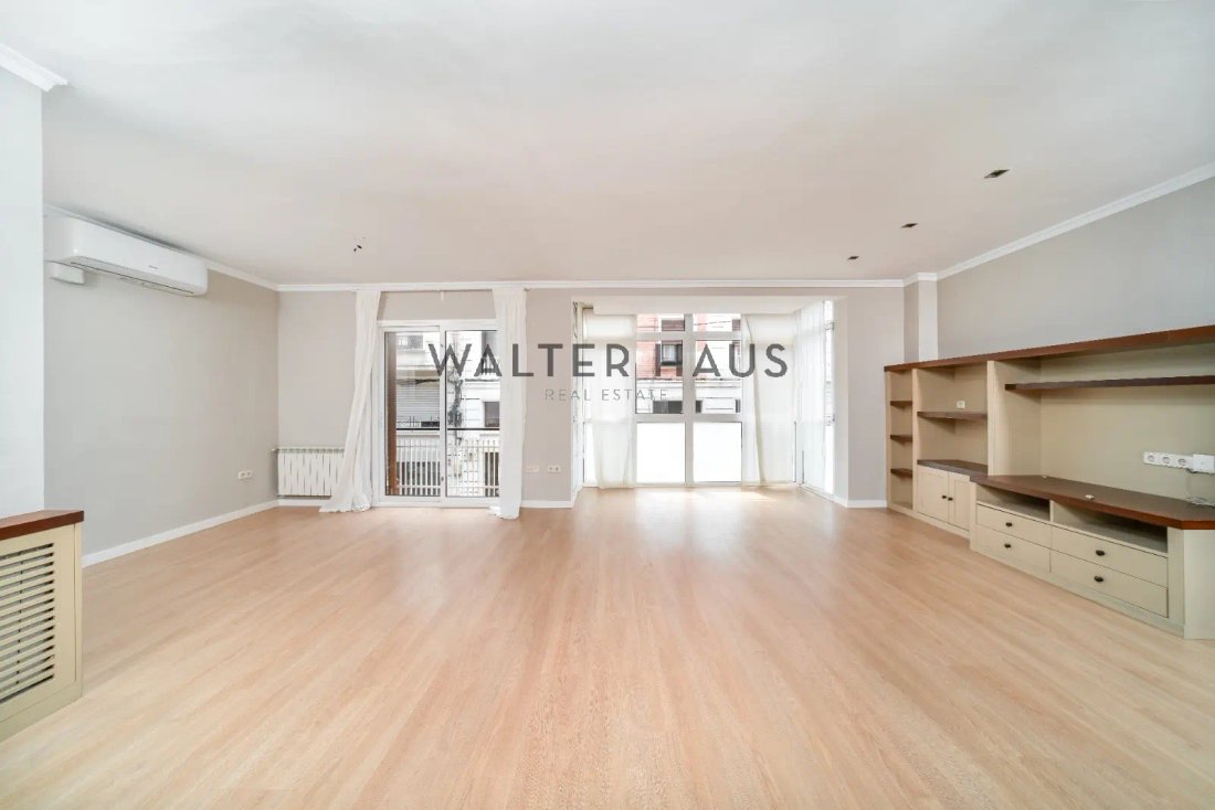 Apartment in Eixample, Barcelona, Spain 3 - 15960840