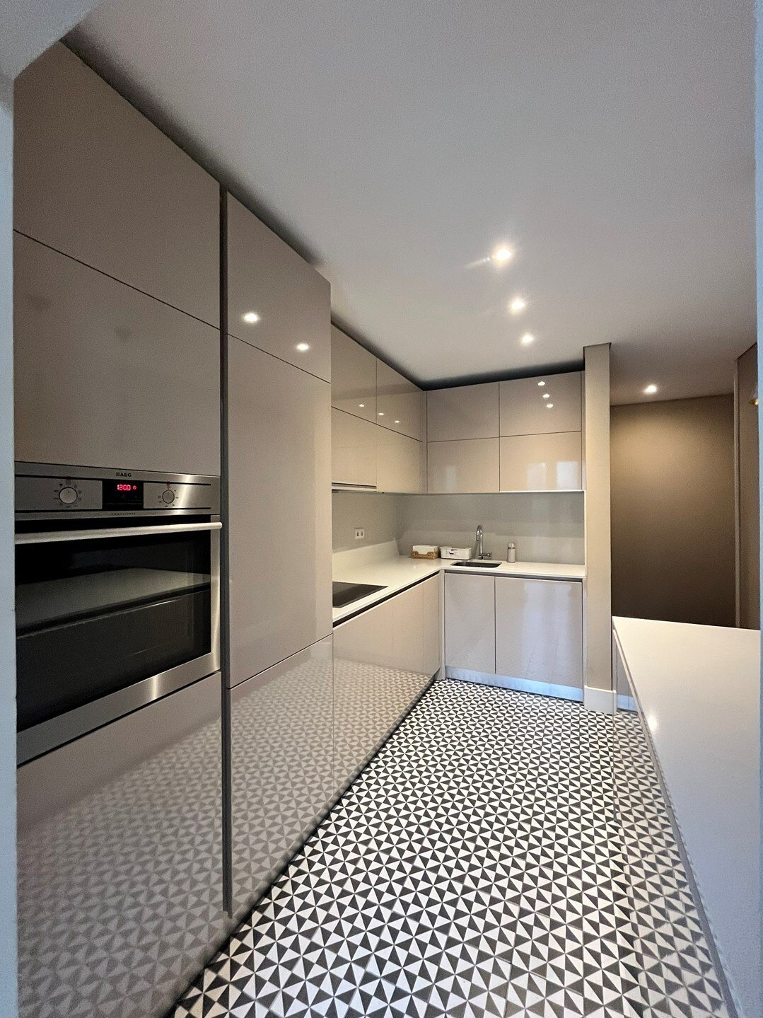 Apartment in Cedofeita, Santo Ildefonso, Se, Miragaia, Sao Nicolau e Vitoria, Porto District, Portugal 5 - 16570340