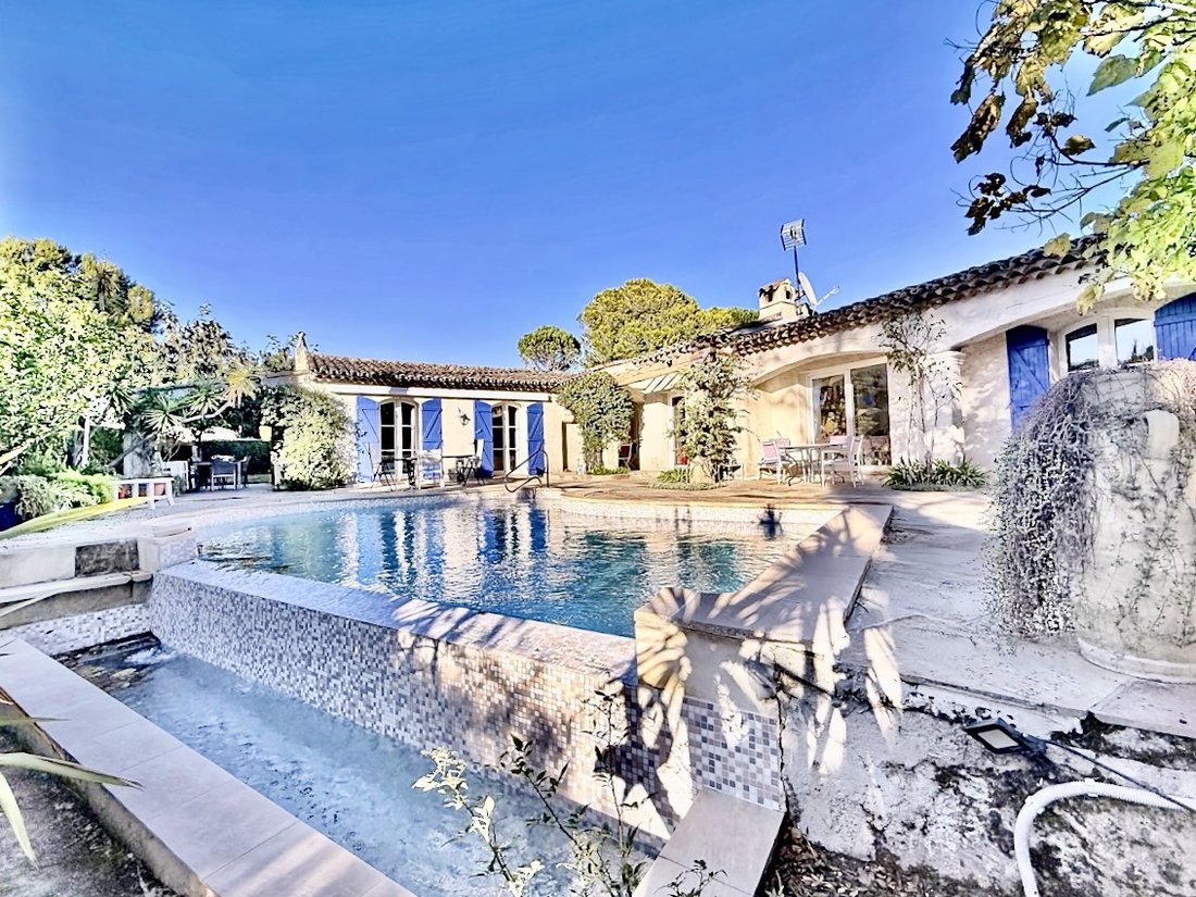 Villa in Le Dramont-Agay-Anthéor-Le Trayas, Saint-Raphaël, France 2 - 16572951