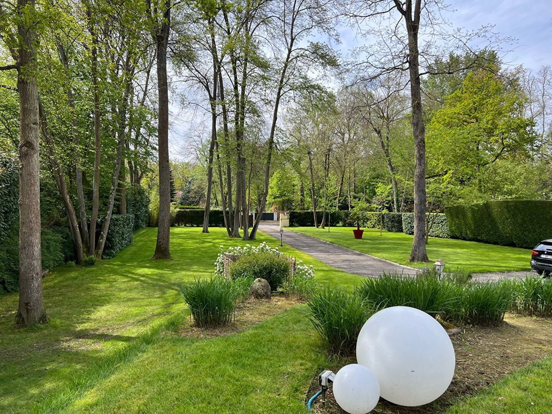 Villa in Ouest, Lamorlaye, France 2 - 15537955