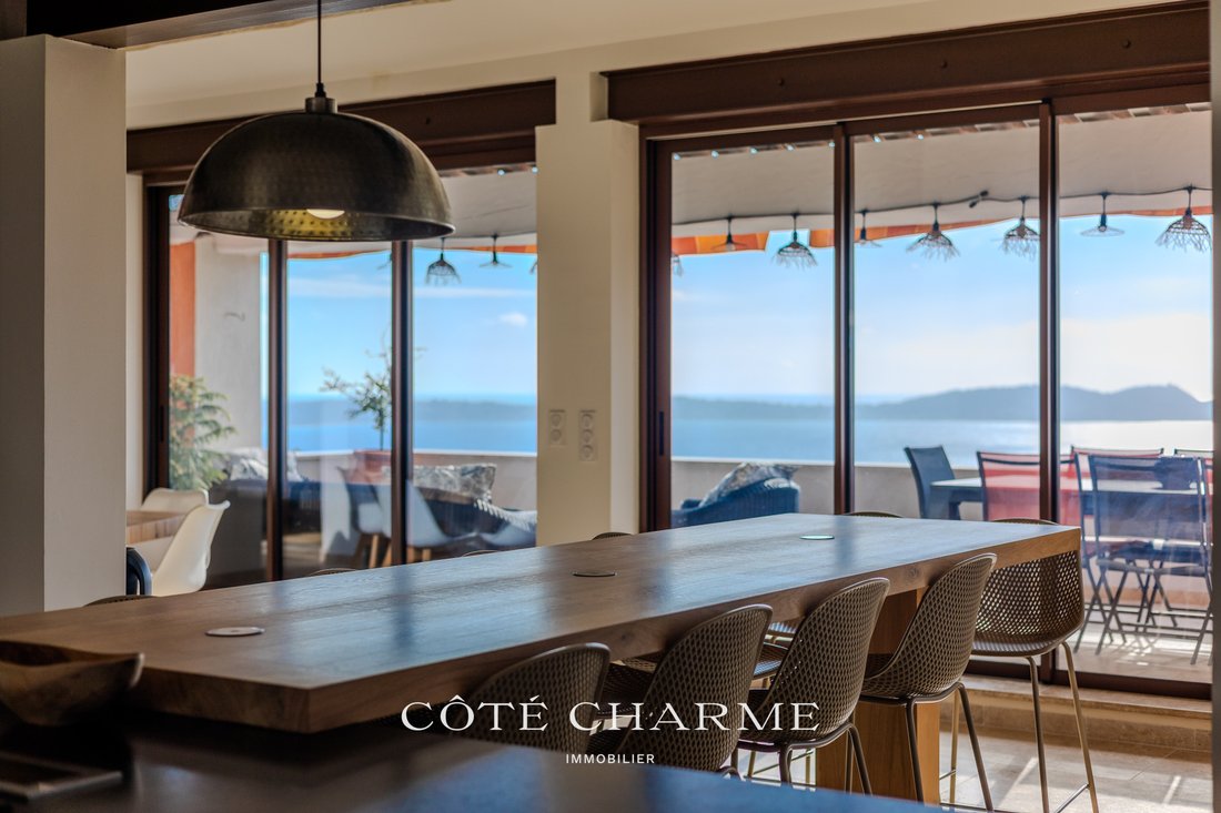 House in Hyeres, Provence-Alpes-Côte d'Azur, France 5 - 16569110