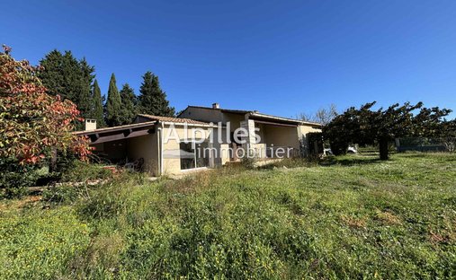 Villa in Mouriès, Provence-Alpes-Côte d'Azur, France 1