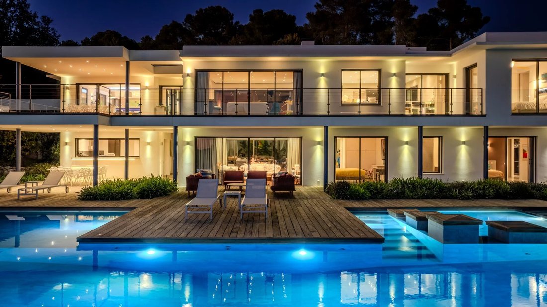 Villa in Châteauneuf-Grasse, Provence-Alpes-Côte d'Azur, France 4 - 16568966