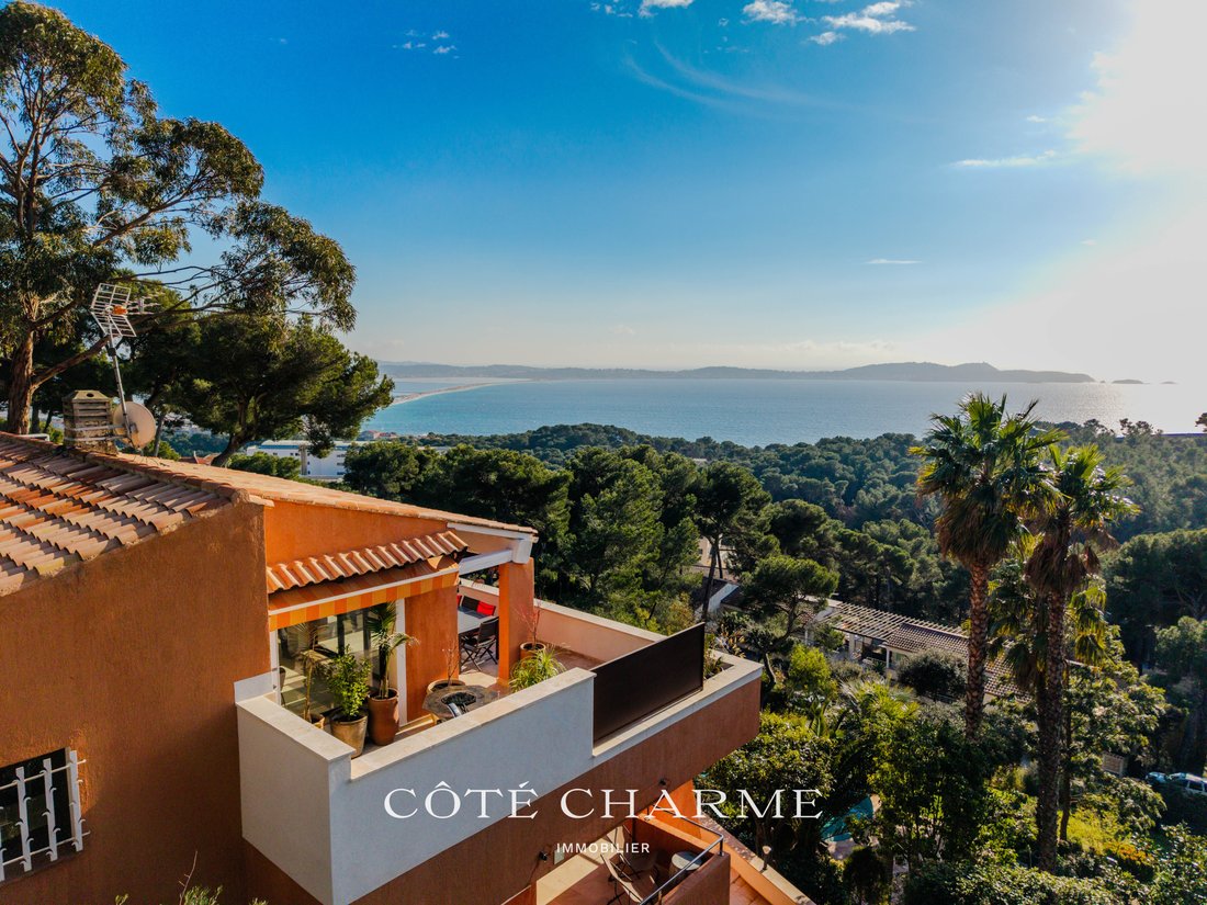 House in Hyeres, Provence-Alpes-Côte d'Azur, France 2 - 16569110