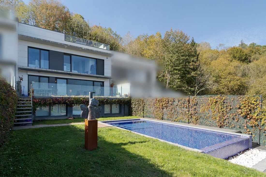 Townhouse in Mendebaldea, Donostia-San Sebastian, Spain 5 - 16571097