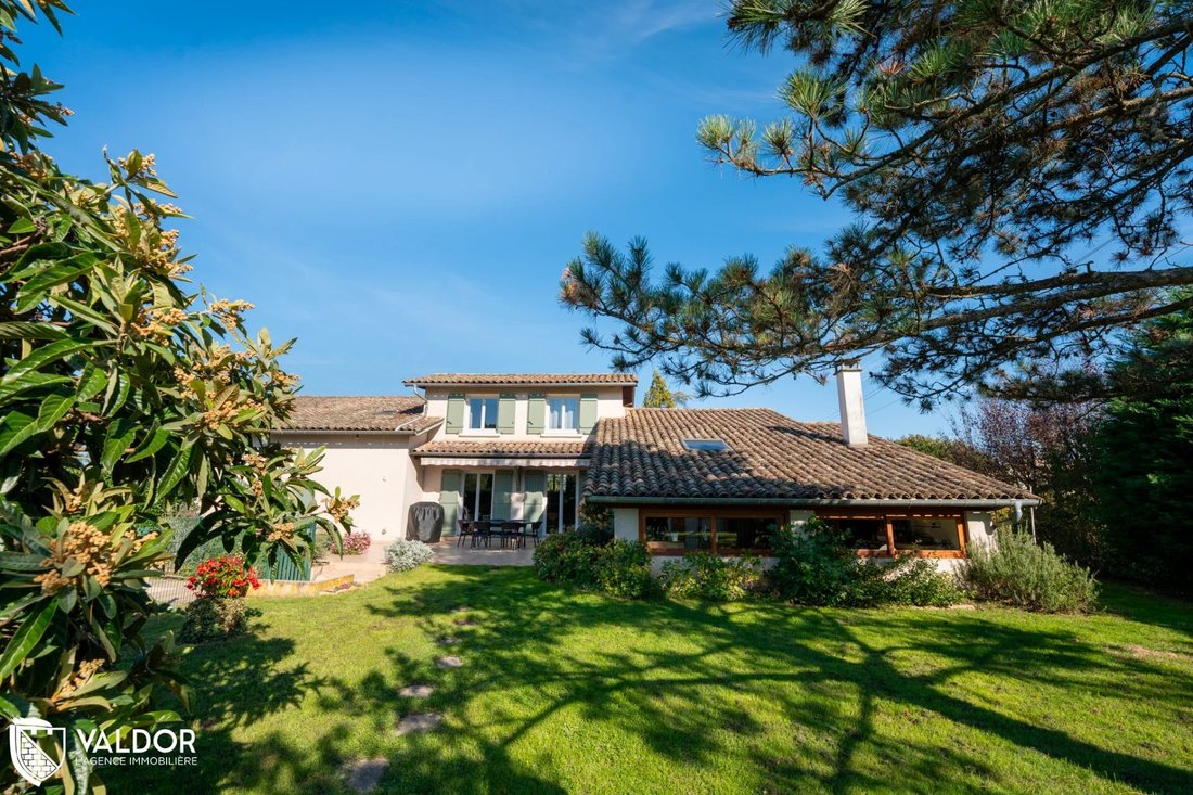 House in Saint-Lager, Auvergne-Rhône-Alpes, France 2 - 16568699